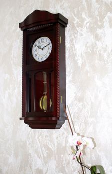 Zegar ścienny z wahadłem drewniany wenge 20002W  ✓Zegary ścienne z wahadłem w ciemnym kolorze drewna ✓Zegary szafkowe ✓ Drewniany zegar (4).JPG
