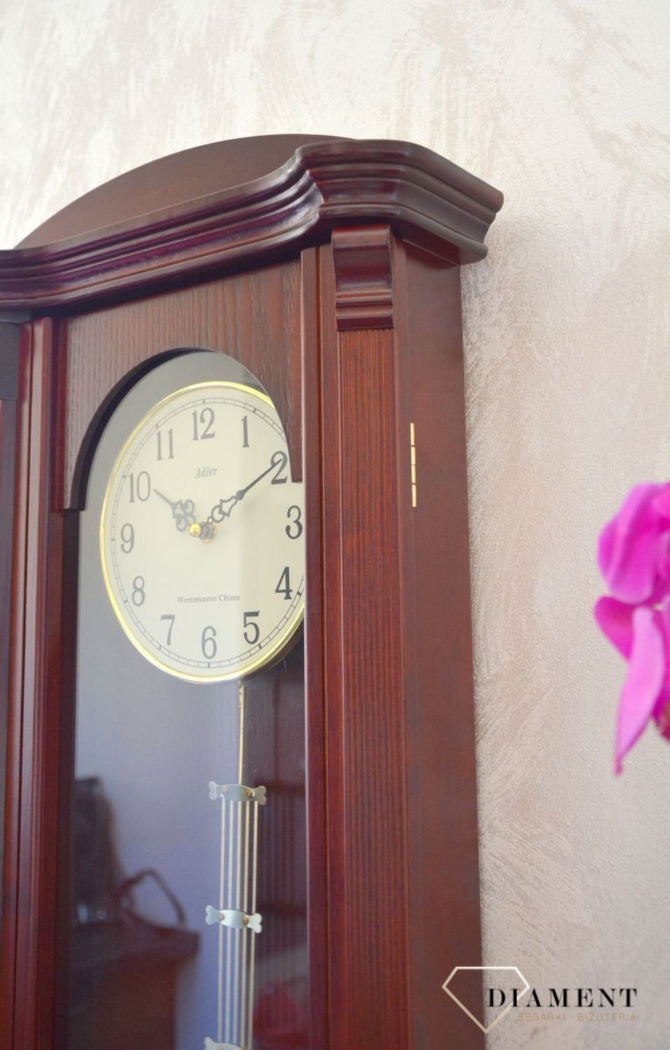 Zegar ścienny drewniany Adler 20008CH ✅ Zegar ścienny wykonany z drewna w ciemnej kolorystyce. ✅ Tarcza zegara w jasnym kolorze z czarnymi cyframi arabskimi ✅ (9).JPG