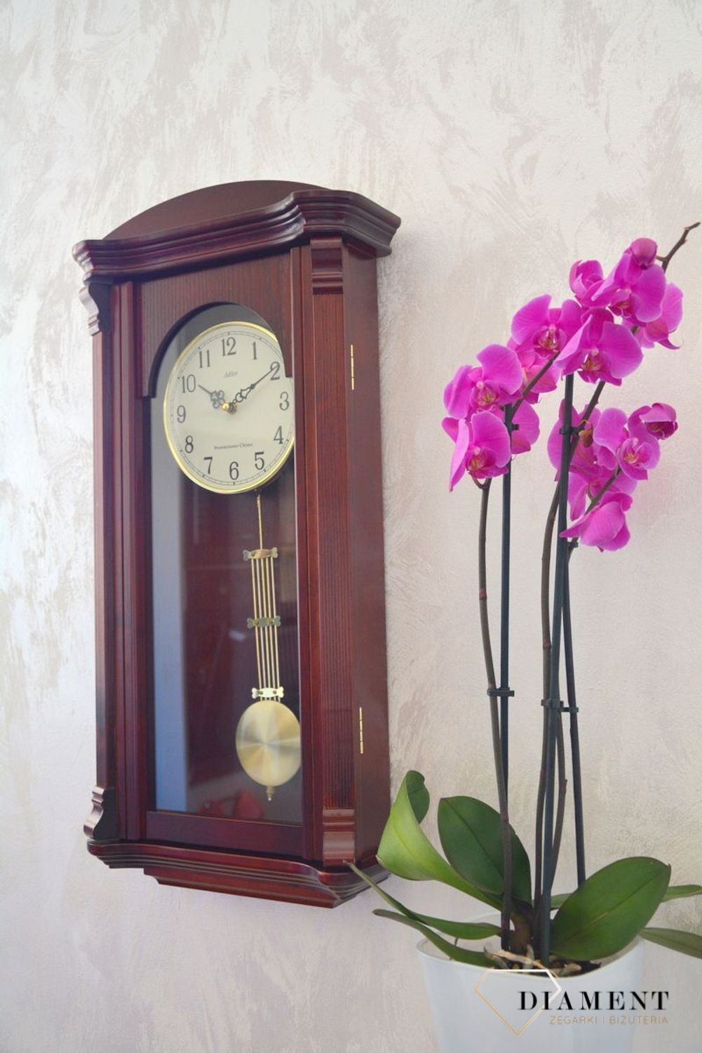 Zegar ścienny drewniany Adler 20008CH ✅ Zegar ścienny wykonany z drewna w ciemnej kolorystyce. ✅ Tarcza zegara w jasnym kolorze z czarnymi cyframi arabskimi ✅ (9).JPG