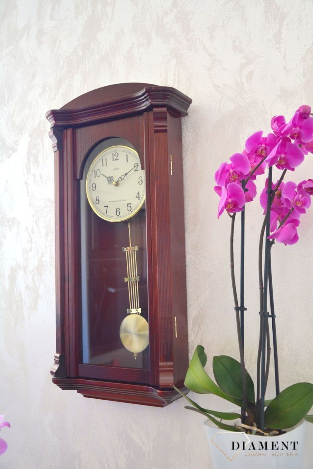 Zegar ścienny drewniany Adler 20008CH ✅ Zegar ścienny wykonany z drewna w ciemnej kolorystyce. ✅ Tarcza zegara w jasnym kolorze z czarnymi cyframi arabskimi ✅ (9).JPG