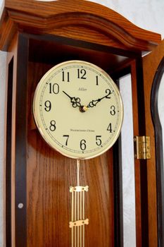 Zegar ścienny z wahadłem dębowy Adler 20024D ✓Zegary ścienne✓Zegary szafkowe ✓ Drewniany zegar (5).JPG