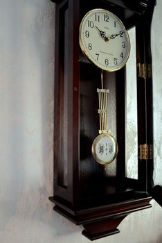 Zegar na ścianę do salonu drewniany Adler 20024W wenge. Zegar ścienny Adler 20024W ✓Zegary ścienne✓Zegary szafkowe ✓ Drewniany zegar (1).JPG