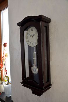 Zegar na ścianę do salonu drewniany Adler 20024W wenge. Zegar ścienny Adler 20024W ✓Zegary ścienne✓Zegary szafkowe ✓ Drewniany zegar (5).JPG