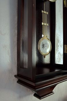 Zegar na ścianę do salonu drewniany Adler 20024W wenge. Zegar ścienny Adler 20024W ✓Zegary ścienne✓Zegary szafkowe ✓ Drewniany zegar (8).JPG