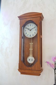 Zegar ścienny drewniany wiszący Adler 20039 dąb. Zegar ścienny do salonu. Dębowy zegar. Zegar Adler wykonany z wysokiej jakości drewna w kolorze dębowym (5).JPG