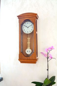 Zegar ścienny drewniany wiszący Adler 20039 dąb. Zegar ścienny do salonu. Dębowy zegar. Zegar Adler wykonany z wysokiej jakości drewna w kolorze dębowym (8).JPG