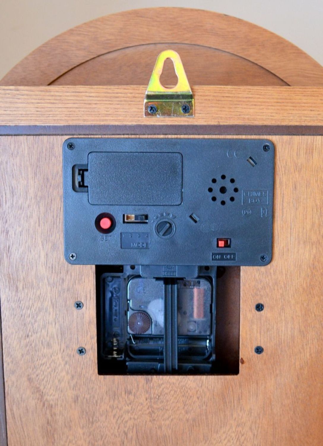 Zegar ścienny drewniany dębowy Adler 20042D✅ Zegar ścienny wykonany z drewna w kolorze dębu to świetna ozdoba ściany  (3).JPG