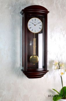 Zegar ścienny drewniany z wahadłem ciemny orzech 20044W. Zegar drewniany z wahadłem wyposażony jest w kwarcowy mechanizm, zasilany za pomocą baterii.  (4).JPG