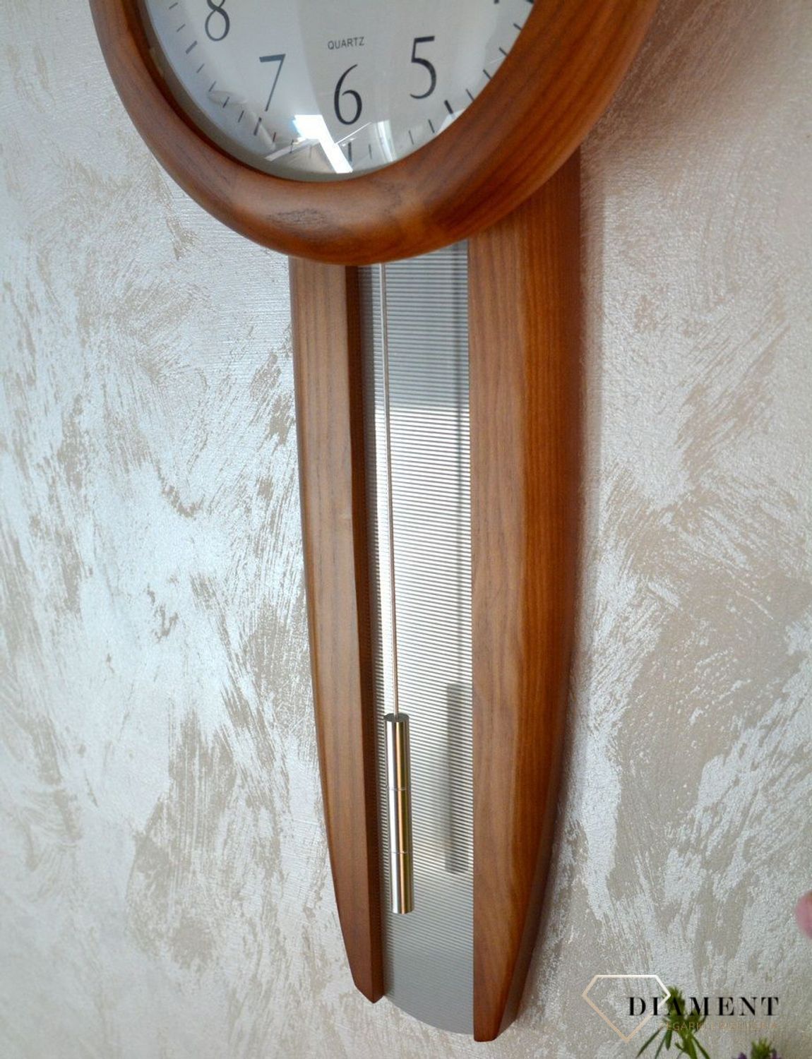 Zegar ścienny drewniany Adler 20229D. Zegar ścienny drewniany z wahadłem. Zegar na ścianę z wahadłem, drewniany. Zegar drewniany orzech. Prezent na parapetówkę (2).JPG