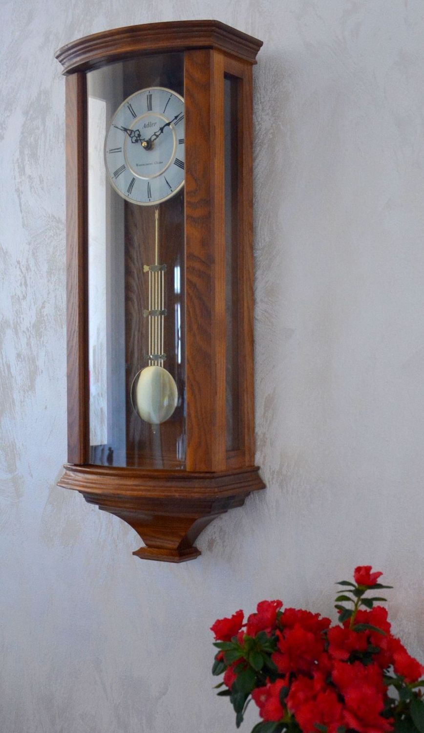 Zegar ścienny drewniany z wahadłem dębowy 20237D ✅ Zegar dębowy ✅ Zegar ścienny wykonany z drewna w kolorze dębu  ✅ Tarcza zegara w jasnym kolorze z czarnymi cyframi rzymskimi ✅ (7).JPG