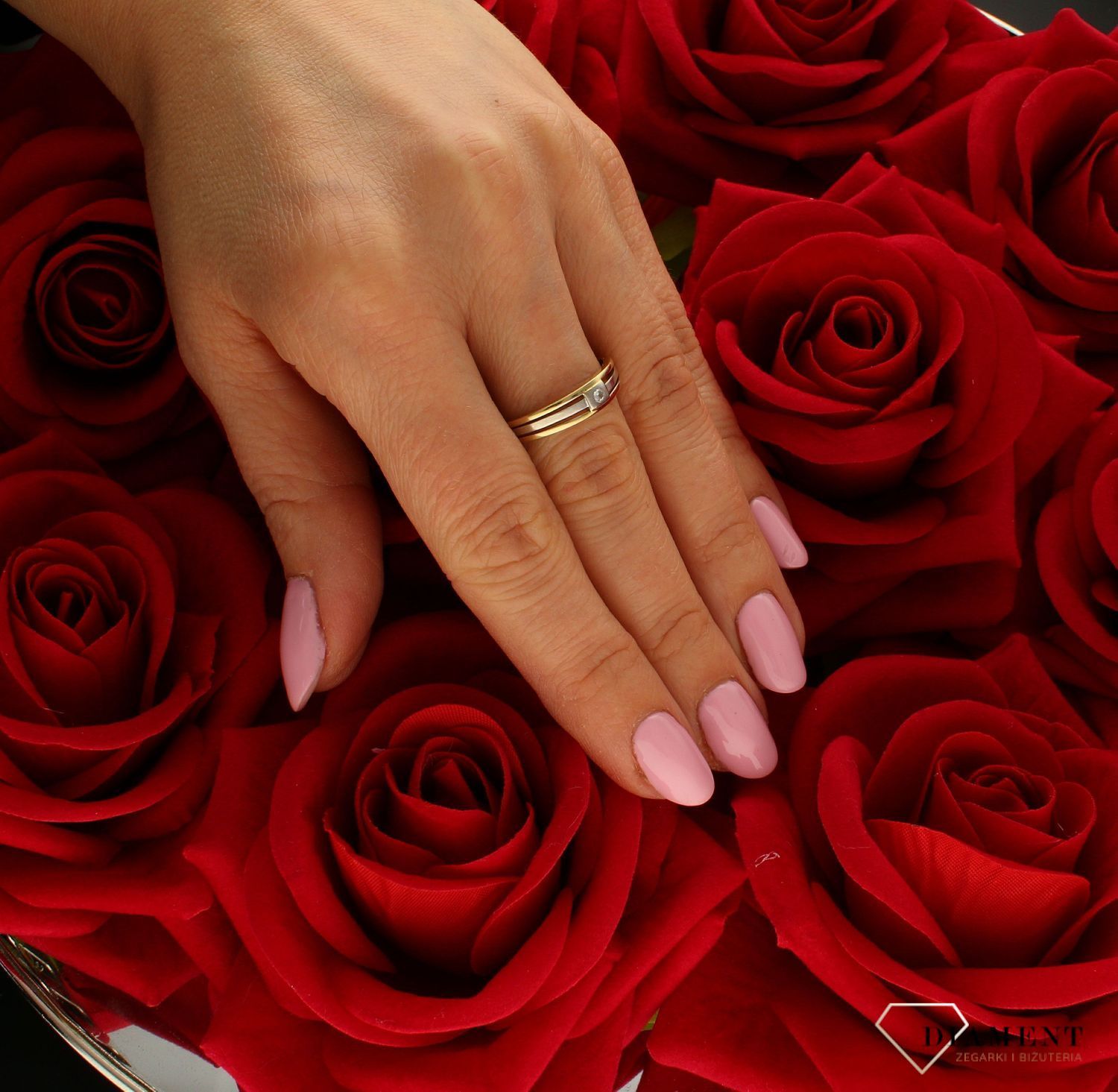 Złoty pierścionek damski “Obrączka z płaską cyrkonią” 585.  Klasyczny pierścionek. Pierścionek zaręczynowy. Pierścionek złoty z.jpg