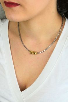 Naszyjnik Coeur de Lion Cube Trio Facets 204010-1716 srebrno-złoty – hematyt (3).jpg