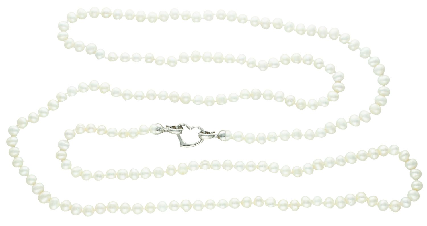 Naszyjnik perła hod. długi z ozdobnym sercem 2047160708S  Niezwykle efektowny, gustowny naszyjnik wykonany z certyfikowanych hodowlanych pereł słodkowodnych Namido z wykonanym ze stali 1.jpg