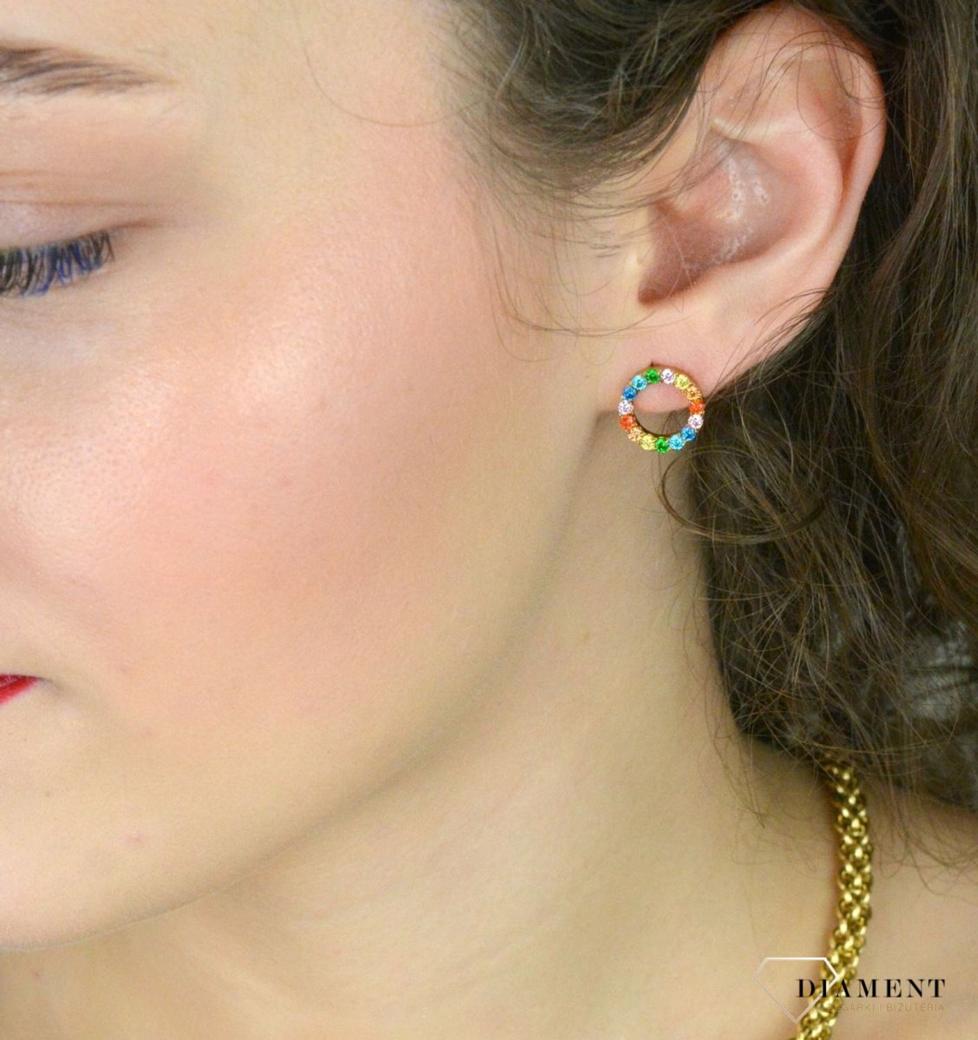 Kolczyki damskie Coeur De Lion wielokolorowe 205721-1516. ✨ Kolczyki Coeur De Lion – Sparkling Circle Złoto-Wielokolorowe 🌈1.jpg