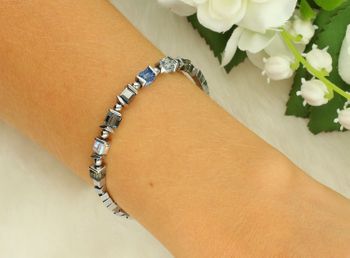 Bransoletka damska Coeur De Lion Sparkling Cubes Fusion Chain 210030-0717 srebrno-niebieska z kryształami Swarovski® i hematytem. Designerska i efektowna (2).jpg