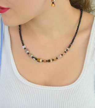 Naszyjnik damski COEUR DE LION z kolekcji GeoCUBE® 2101101633 – naturalne kamienie, kryształy Swarovski®, ręcznie wykonany. Złoto, srebro i różowe złoto w harmonii natury (2).JPG