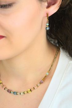 Kolczyki Coeur de Lion Cube Aura 210421-1576 złote – Swarovski®, hematyt, eleganckie (3).jpg