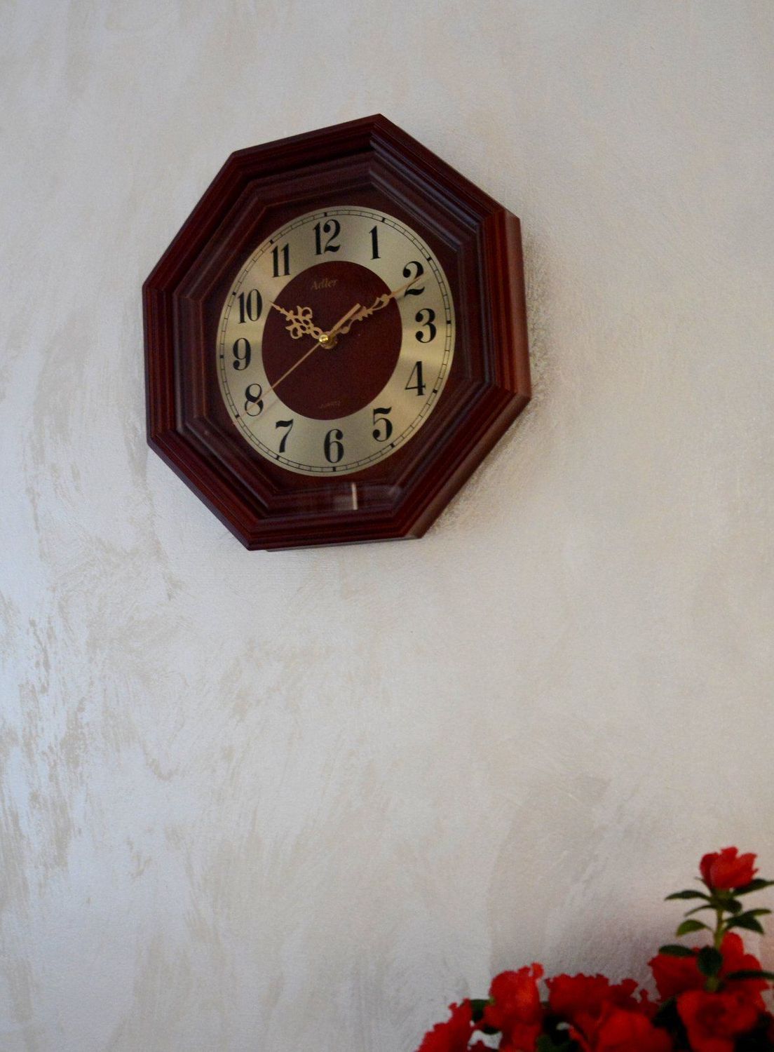 Zegar ścienny drewniany do salonu marki Adler 21087CH. Zegar drewniany w kolorze mahoń. ✓Zegary ścienne✓Zegary na ścianę (1).JPG