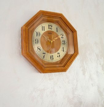 Zegar ścienny drewniany do salonu marki Adler 21087D dębowy ✓Zegary ścienne✓Zegary na ścianę  ✓ (1).JPG