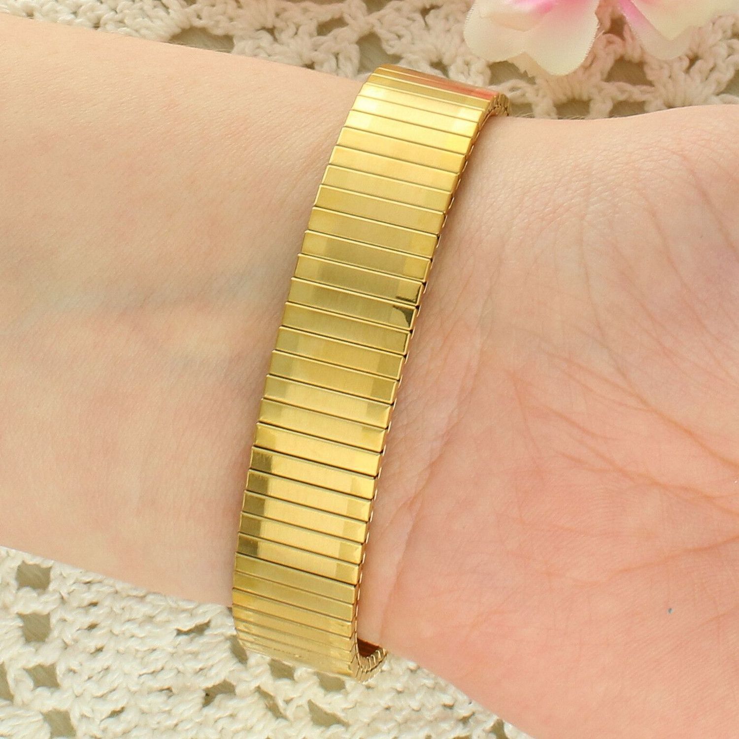 Zegarek damski Timemaster 212-28 – czarna tarcza, złote indeksy, rozciągana bransoleta typu stretch.jpg