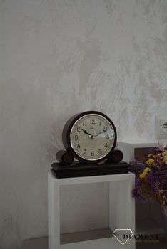 Zegar kominkowy drewniany Adler 22005W ⏰ Zegar kominkowy w drewnianej obudowie w kolorze mahonia, ciemnego brązu z wyraźną tarczą w kolorze beżowym z czarnymi cyframi arabskimi (1).JPG