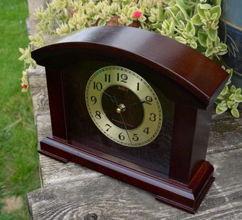 Zegar kominkowy drewniany wenge Adler 22086W. Zegar kominkowy, kolor wenge ze złotą tarczą i cyframi arabskimi  (5).JPG