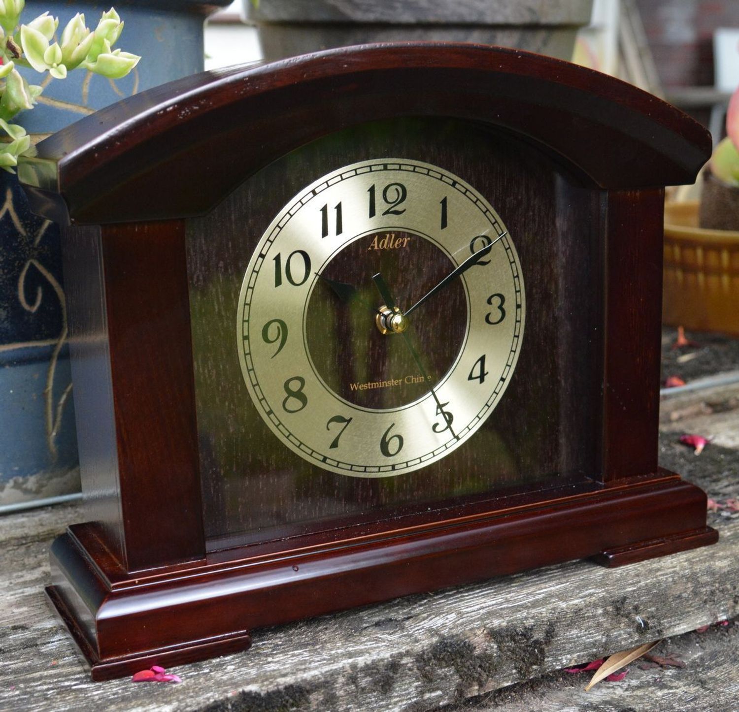 Zegar kominkowy drewniany wenge Adler 22086W. Zegar kominkowy, kolor wenge ze złotą tarczą i cyframi arabskimi  (6).JPG