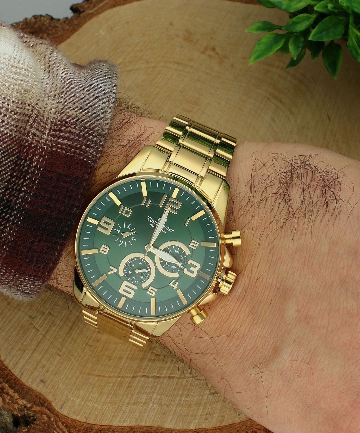 Zegarek męski TIMEMASTER 229-04GR, Masywny, elegancki zegarek męski na złotej bransolecie z zieloną tarczą to najnowszy krzyk mody. Zegarek w kolorze złota podkreśla prestiż i przykuwa uwagę. Zafunduj sobie odrobinę lu.jpg