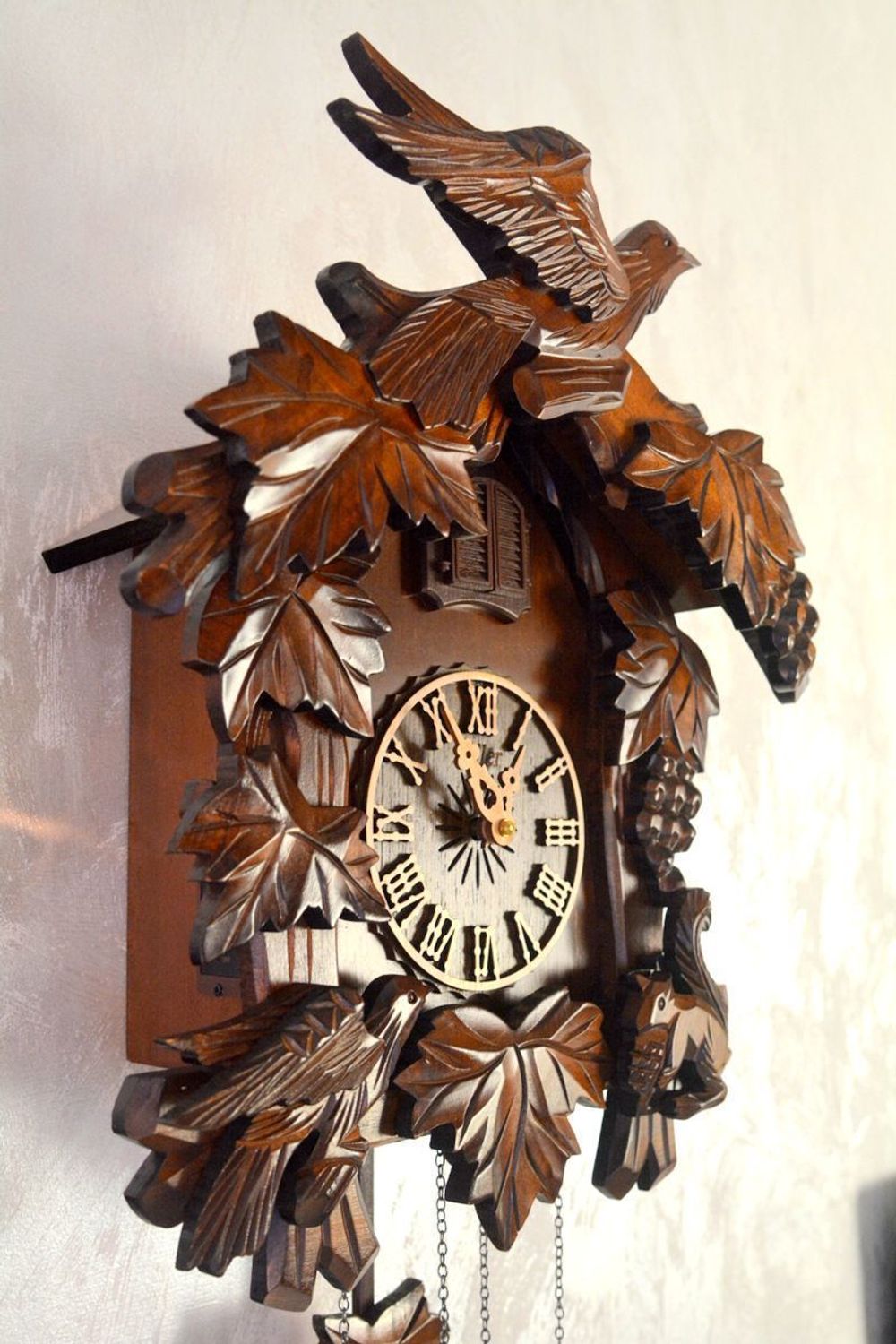 Zegar Adler 24009 W – drewniany zegar z kukułką, wahadłem i czujnikiem zmierzchu (7).JPG