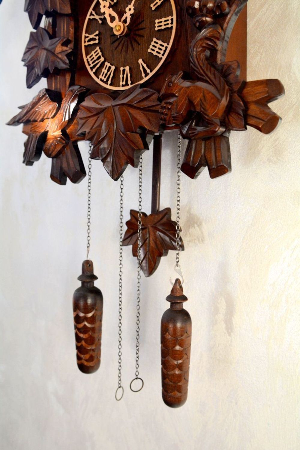 Zegar Adler 24009 W – drewniany zegar z kukułką, wahadłem i czujnikiem zmierzchu (7).JPG