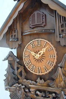 Zegar ścienny drewniany domek z kukułką Adler 24017W wenge. Zegar ścienny Adler.  (1).JPG