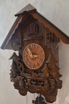 Zegar ścienny drewniany domek z kukułką Adler 24017W wenge. Zegar ścienny Adler.  (2).JPG