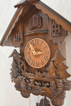 Zegar ścienny drewniany domek z kukułką Adler 24017W wenge. Zegar ścienny Adler.  (4).JPG