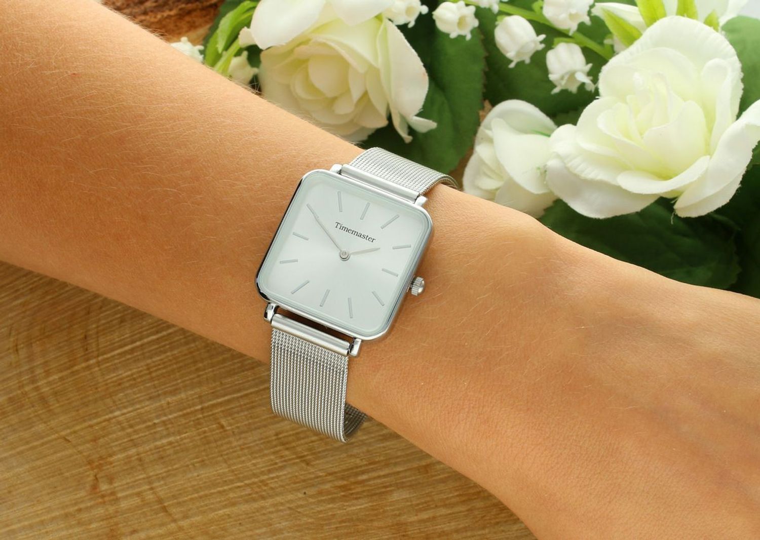 Zegarek Timemaster 259-01 z kwadratową tarczą i srebrną bransoletą. Mechanizm kwarcowy, szkło mineralne, wodoszczelność 3 ATM. Klasyczny i elegancki zegarek dla kobiet. 3 lata gwarancji.4.jpg