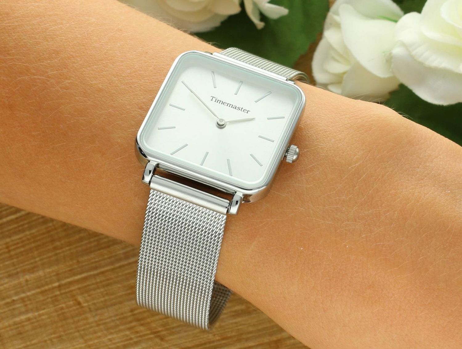 Zegarek Timemaster 259-01 z kwadratową tarczą i srebrną bransoletą. Mechanizm kwarcowy, szkło mineralne, wodoszczelność 3 ATM. Klasyczny i elegancki zegarek dla kobiet. 3 lata gwarancji.4.jpg