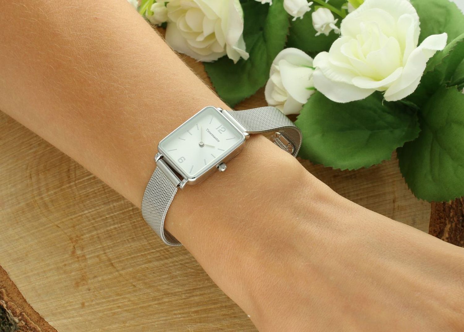 Zegarek Timemaster 259-01 z kwadratową tarczą i srebrną bransoletą. Mechanizm kwarcowy, szkło mineralne, wodoszczelność 3 ATM. Klasyczny i elegancki zegarek dla kobiet. 3 lata gwarancji.jpg