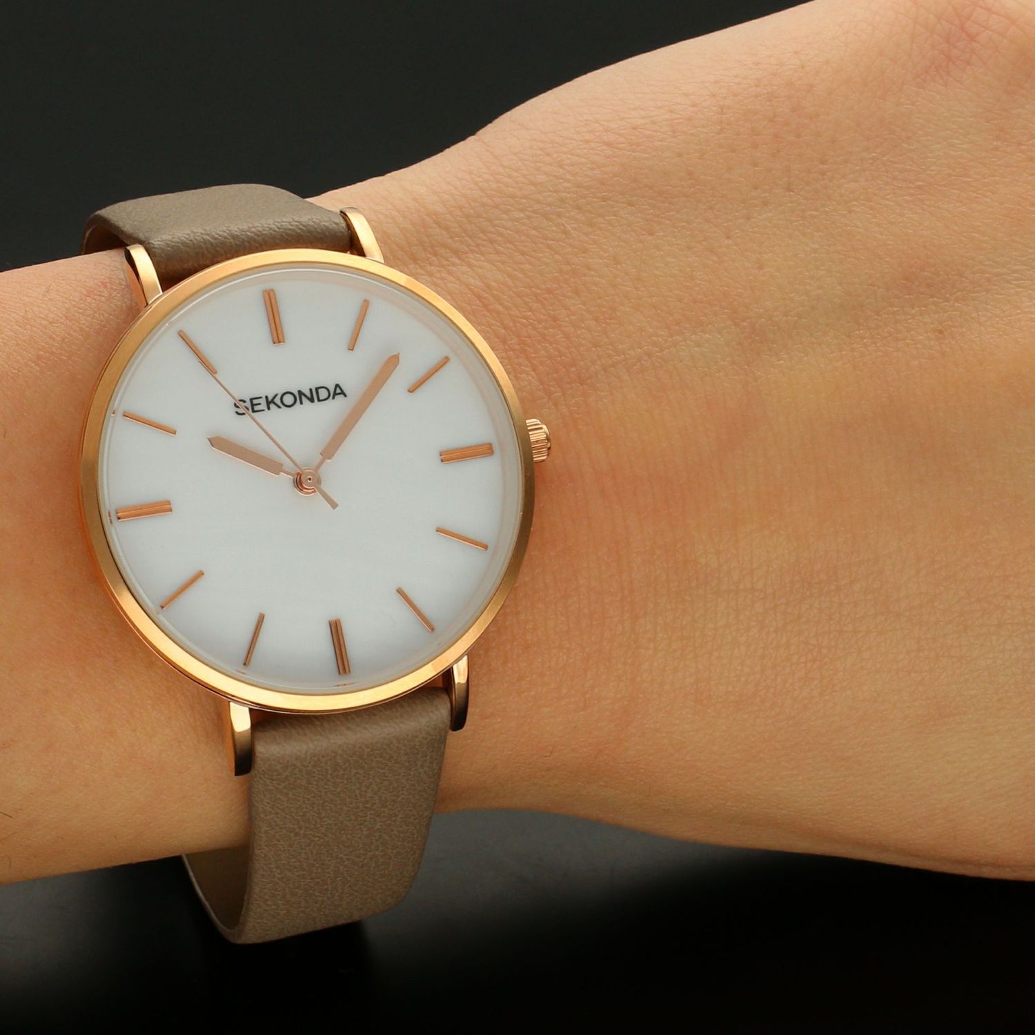 Zegarek damski Sekonda ' Perłowy klasyk' 2634.1.jpg