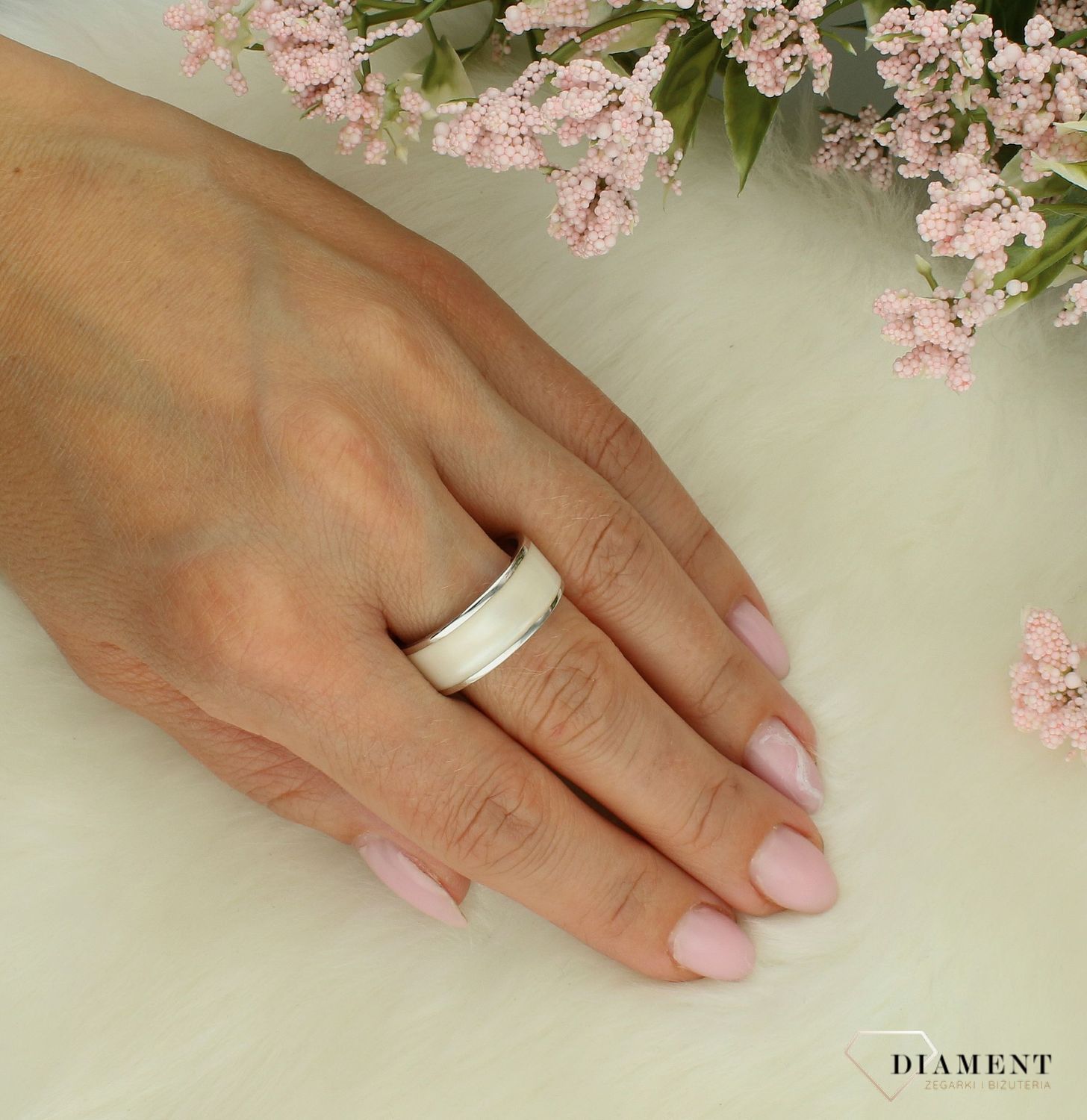 Srebrny pierścionek damski 925 obrączka ozdobiona masą perłową rozmiar 20 27012373. Srebrny pierścionek damski. Pierścionek srebrny dla kobiety na prezent..jpg