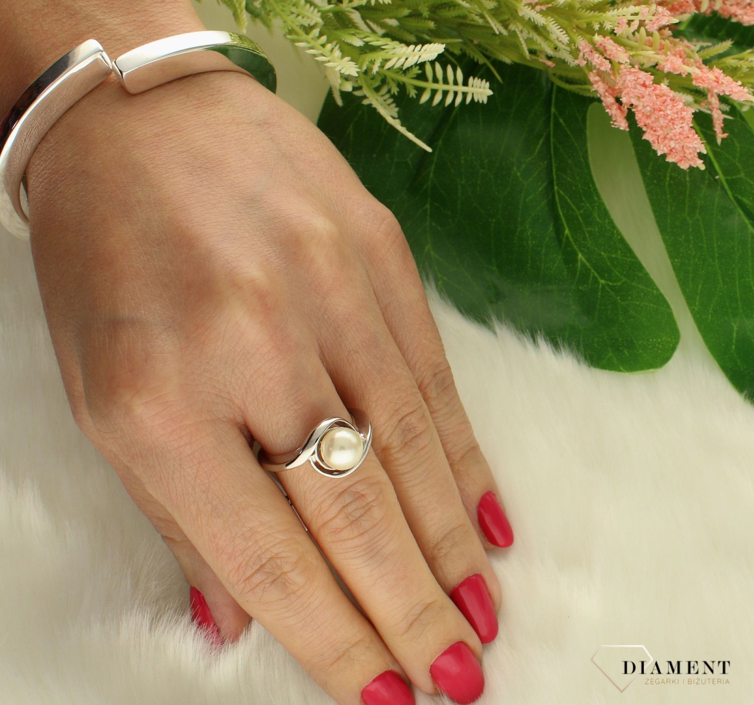 Srebrny pierścionek z dużą efektowną perłą 27022580 (1).jpg