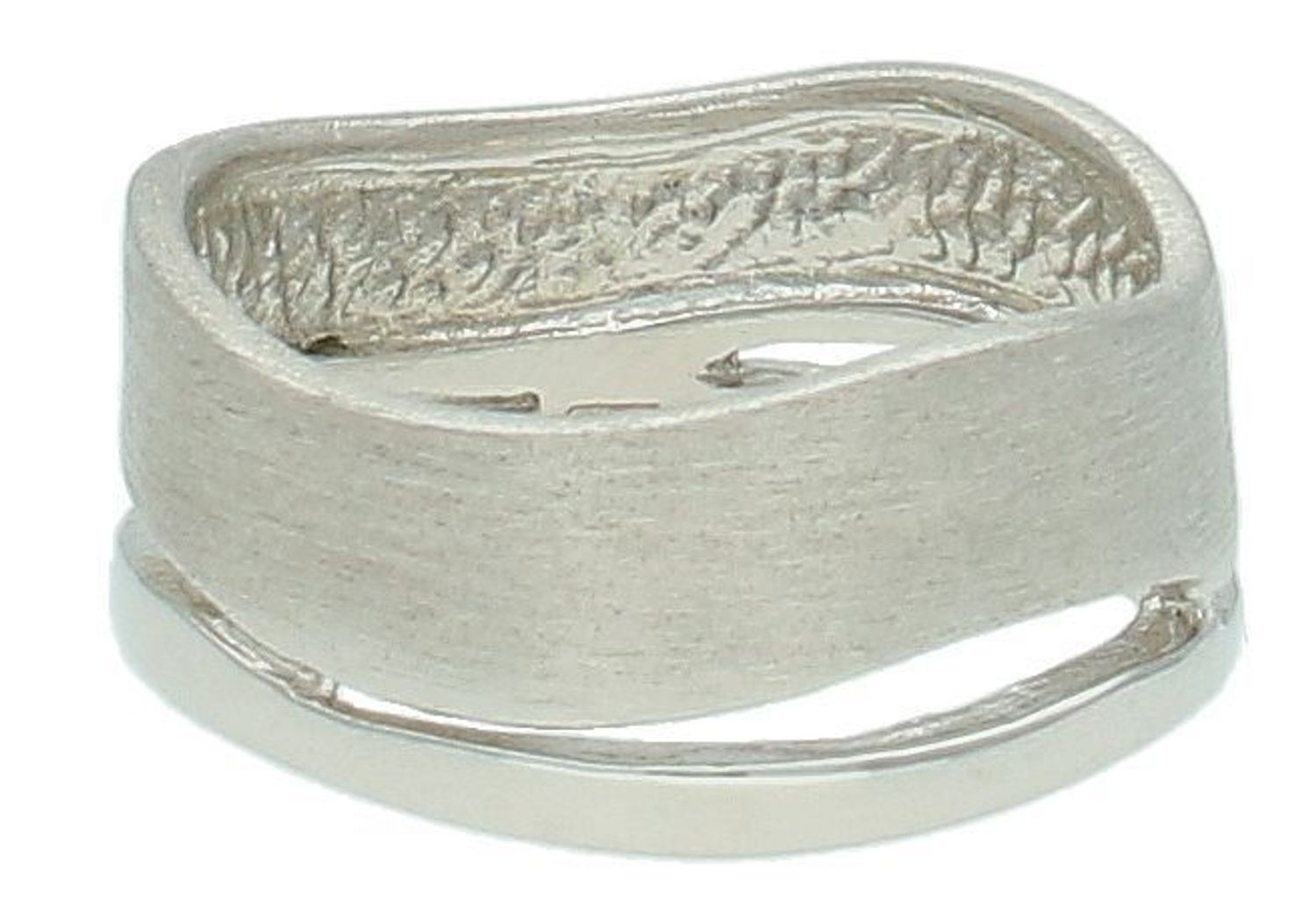 Pierścionek szeroki srebrny próba 925, 27022979 Srebrny pierścionek wykonany z najwyższej jakości srebra o prostej formie. Idealny pomysł na prezent dla każdej kobiety. 1.jpg