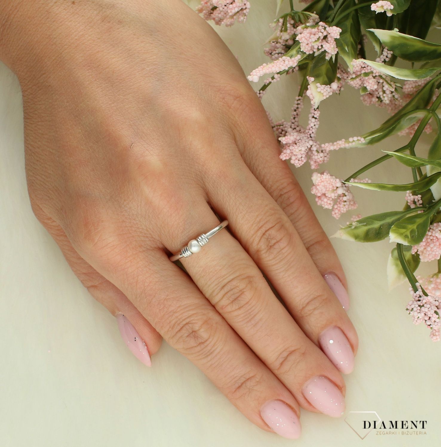 Pierścionek srebrny 925 z perełką 27027526.jpg