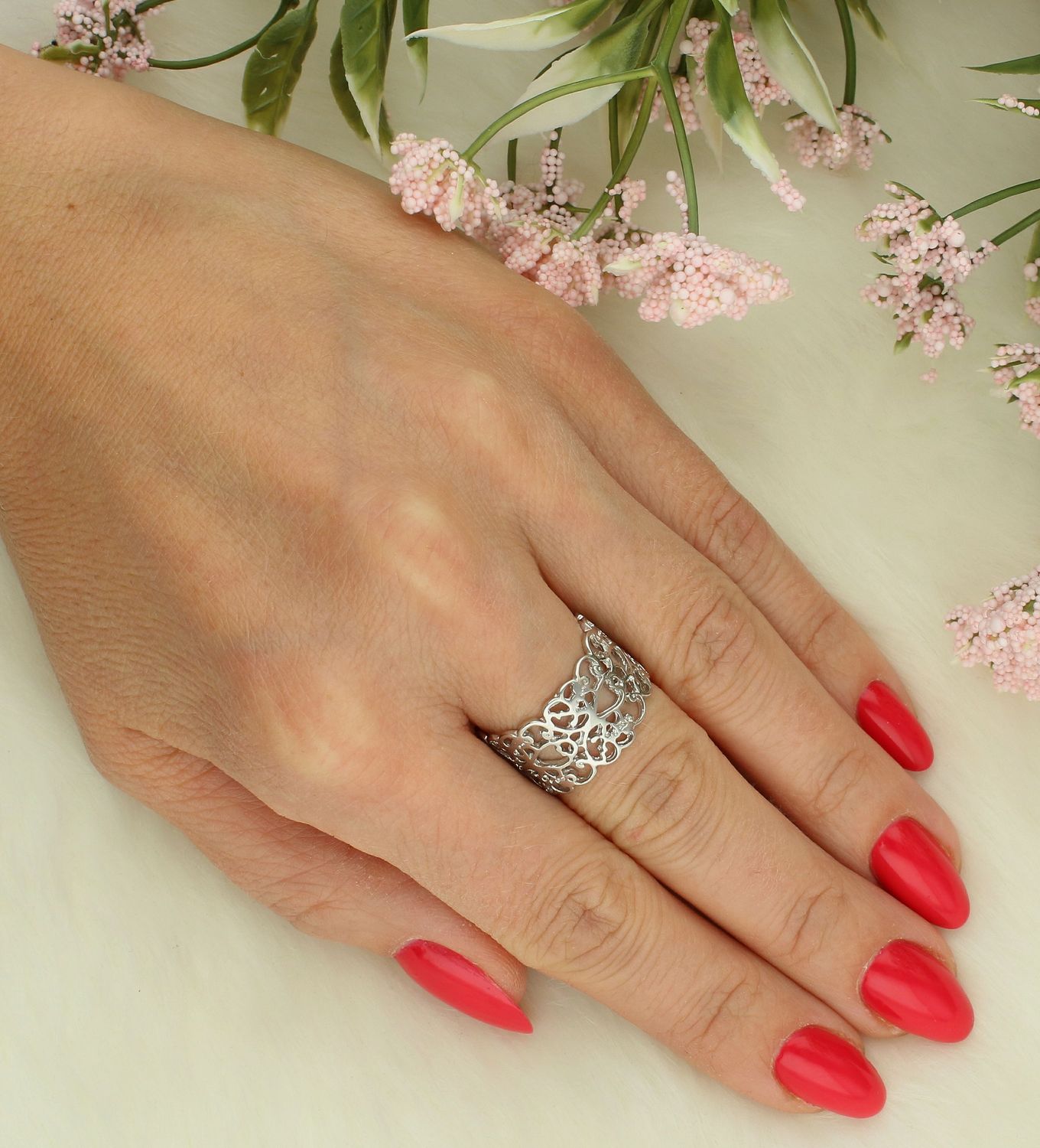 Pierścionek ażurowy srebrny próba 925, 27027530, Srebrny pierścionek wykonany z najwyższej jakości srebra o prostej formie. Idealny pomysł na prezent dla każdej kobiety 1.jpg