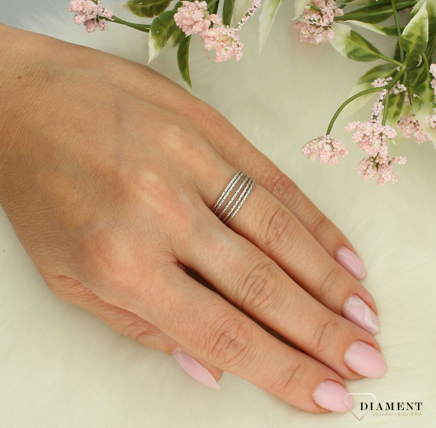 Srebrny pierścionek damski 925 grawerowana obrączka rozmiar 10 2703.jpg