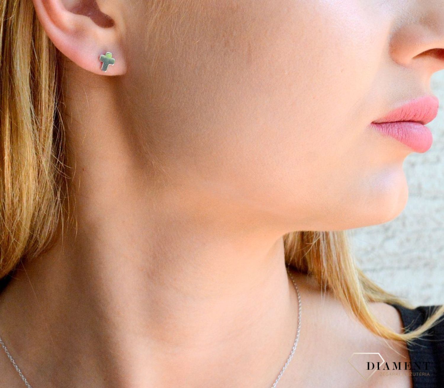 Srebrne kolczyki damskie 925 krzyżyki na sztyft 27103002B0120. Srebrne kolczyki damskie. Kolczyki srebrne na sztyft. Kolczyki srebrne krzyżyki. Srebrne krzyżyki wkrętki na prezent..jpg