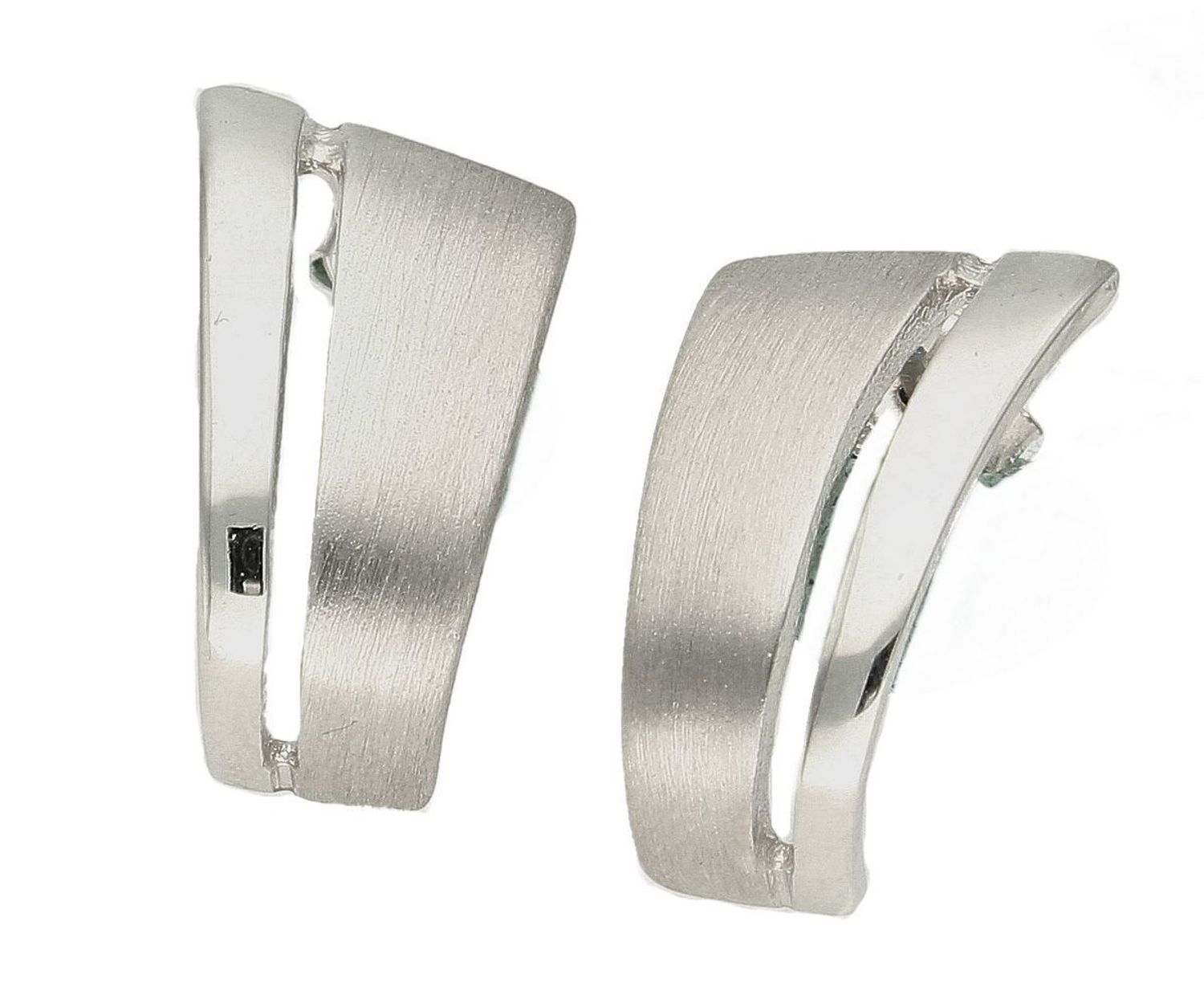 Kolczyki damskie  Dwie struktury  27122977  Srebrne kolczyki zapinane na ponadczasowe zapięcie typu sztyft, zostały wykonane z najwyższej jakości srebra próby 925. Idealny pomysł na prezent..jpg