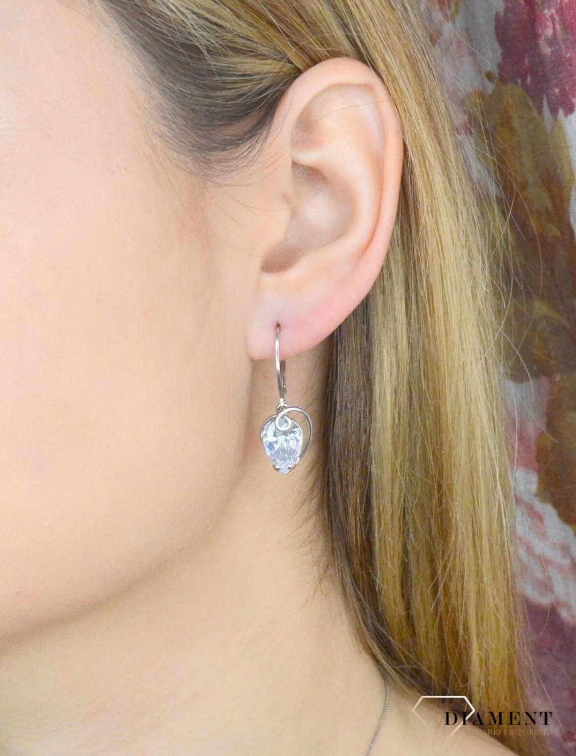 Srebrne kolczyki damskie wiszące  Kropelka w srebrze  271271780440 Cudowne, błyszczące idealnie wykończone kolczyki. Kolczyki zapinane na bigiel angielski. Bardzo wygodne i klasyczne zapięcie..jpg