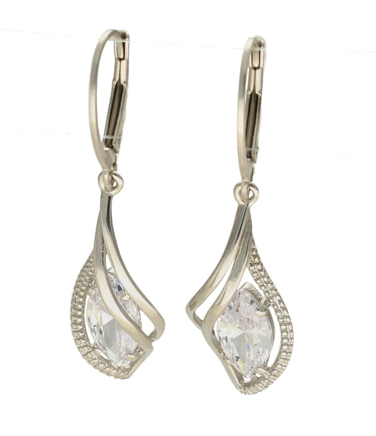 Srebrne kolczyki wiszące w kształcie łezki z cyrkonią 27127270. Pięknie wykonane kolczyki z prostym symbolem w oprawie srebra, będą wspaniałą pamiątką, którą można sobie sprawić lub podarować bliskiej osobie.jpg