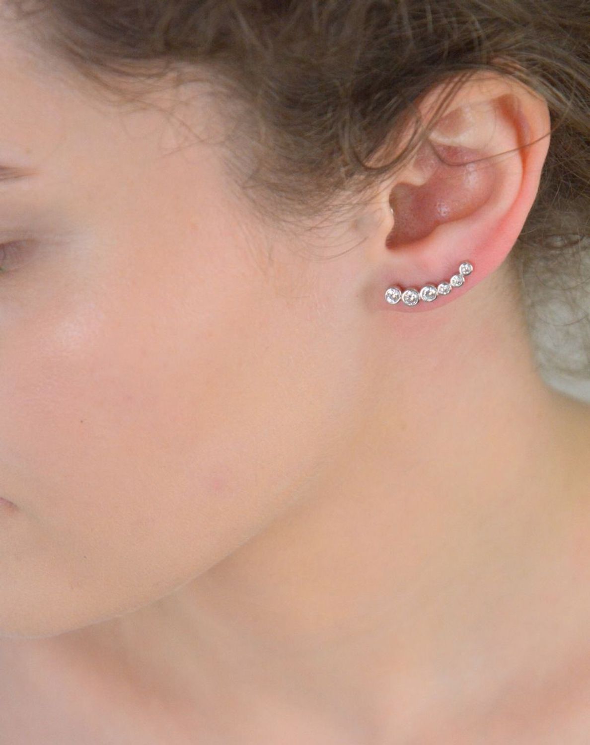 Kolczyki srebrne nausznice z białymi kamieniami 271273540270.jpg