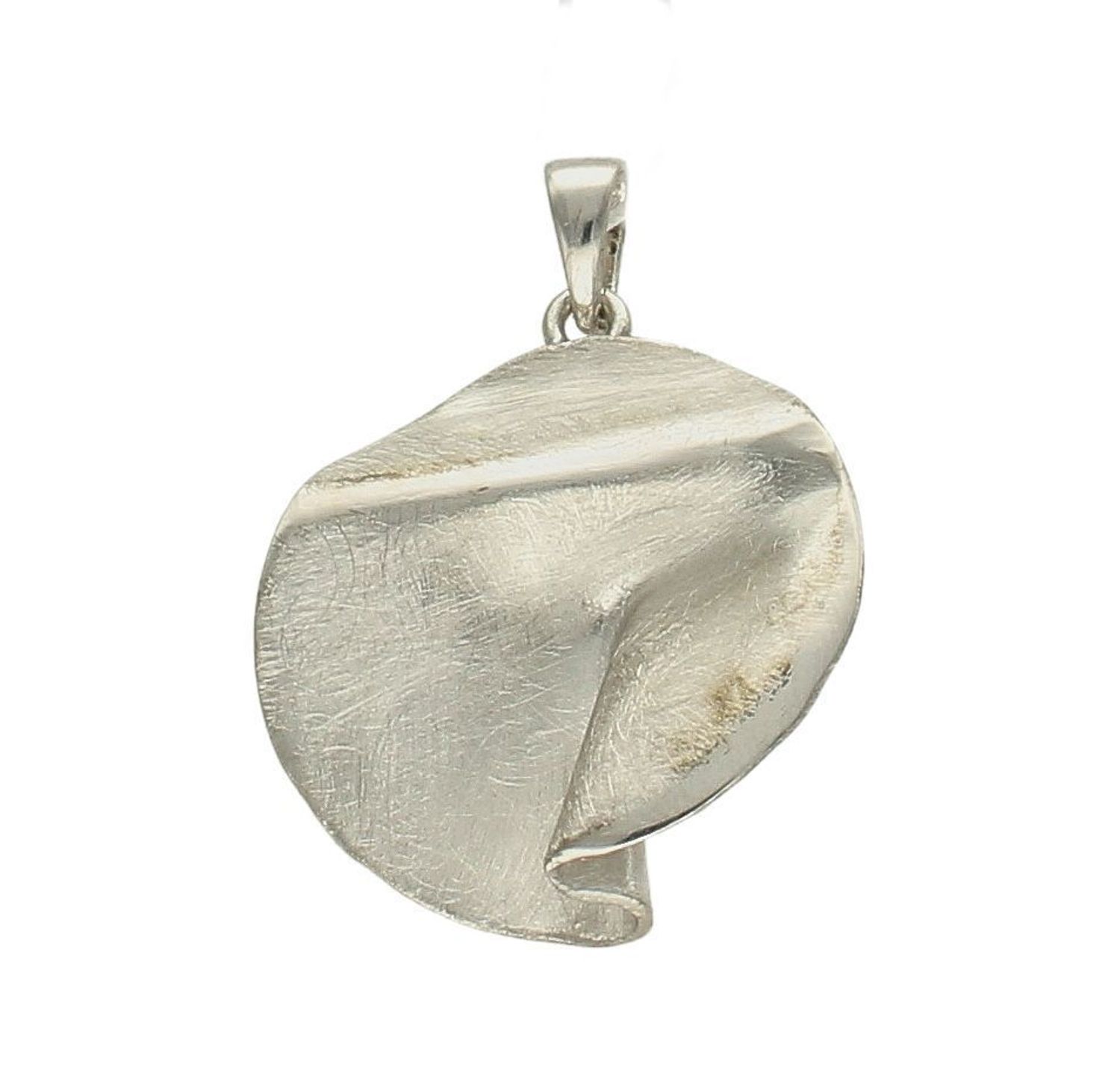 Srebrna zawieszka okrągła grawerowana 27127368.  Zawieszka będzie doskonałym prezentem dla mamy, babci, siostry wyrażającym wdzięczność i przypominającym o niezliczonych wspólnych chwilach spędzonych razem. Biżuteria wykonan.jpg