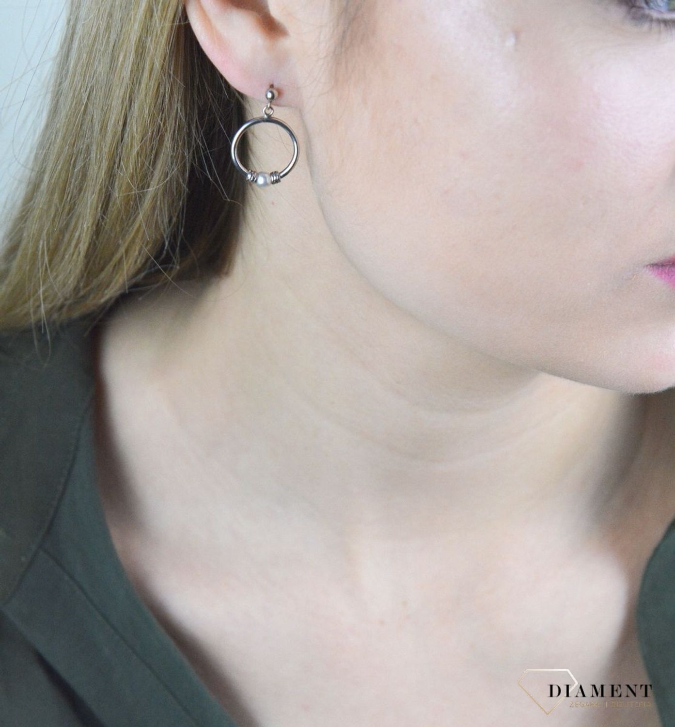 Kolczyki srebrne kółka z perełką 271275260250W.jpg